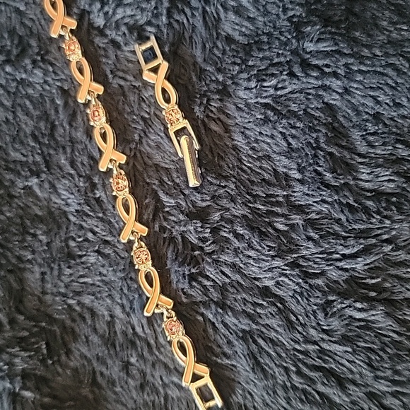 Avon Breast Cancer Awareness Women's Bracelet - Picture 5 of 8